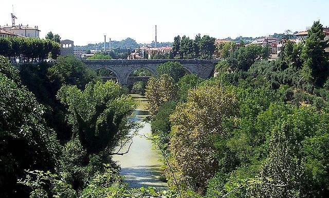 Río Tonto, Italia