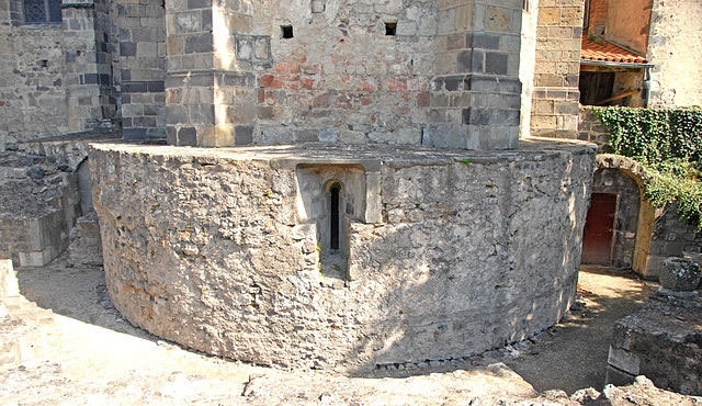 Cripta en la Abadía de Mozac