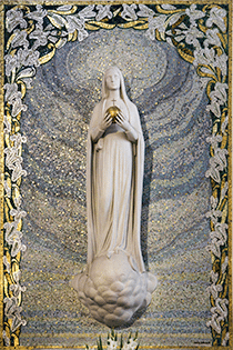 Estatua de Nuestra Señora - MMNovena Día 5