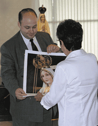 Afiche de Nuestra Señora de Fátima en una Presentación de Fátima